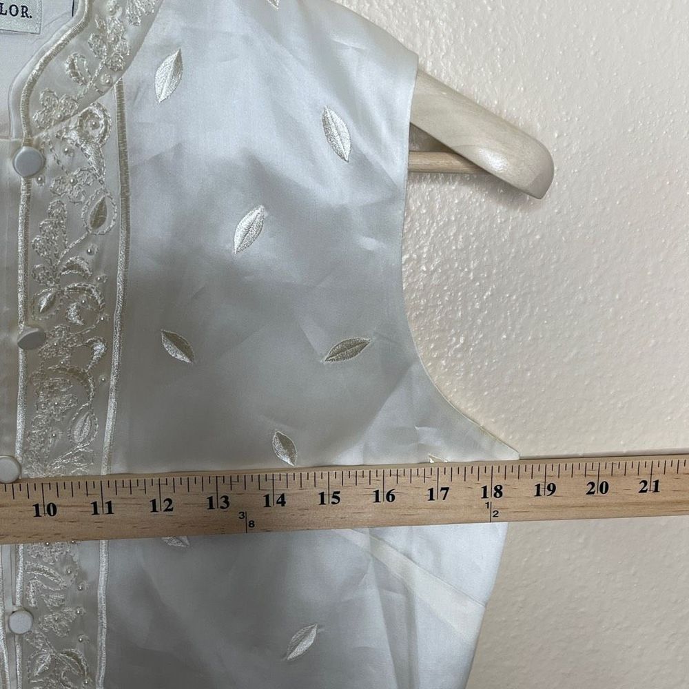 vintage embroidered 100% silk top - Picture 7 of 9
